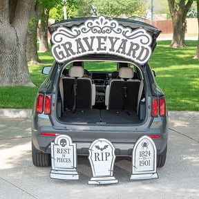 Fun Express Value Graveyard Trunk-or-Treat Decorating Kit - 8 Pc