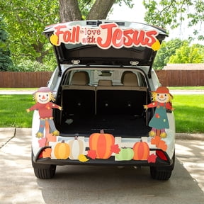 Fun Express Value Religious Scarecrow Trunk-or-Treat Decorating Kit - 17 Pc.