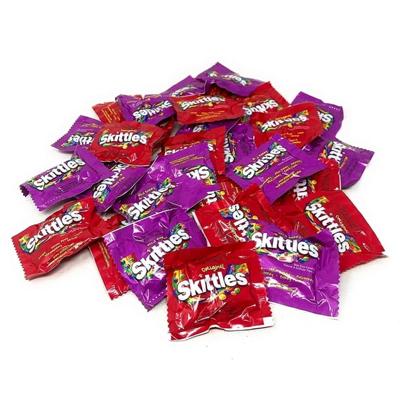 Fun Size Skittles Wild Berry & Original Variety Pack – 25+ Mini Packs, Resealable Bag, 1 lb (16 oz)