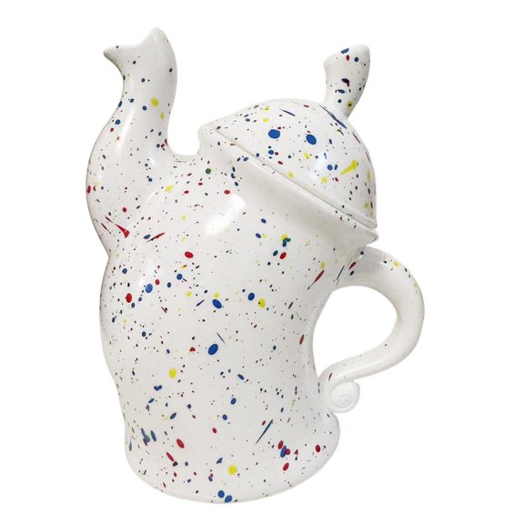 Fun upside-down butt pattern mug with lid – Creative speckled ceramic coffee mug, a novel and quirky gift, perfect for friends, colleagues, or birthday presents; ink splatter design teacup.