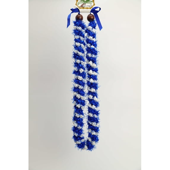 Funcraft Blue & White Crochet Lei, 1 Each