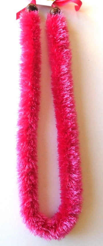 Funcraft Fuchsia Solid Yarn Lei, 1 Each
