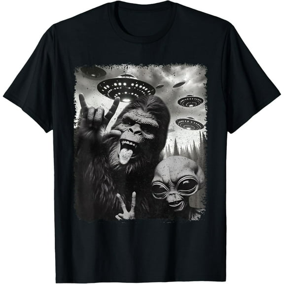 Funny Bigfoot & Alien Sasquatch Rock On Hand Sign UFO Selfie T-Shirt