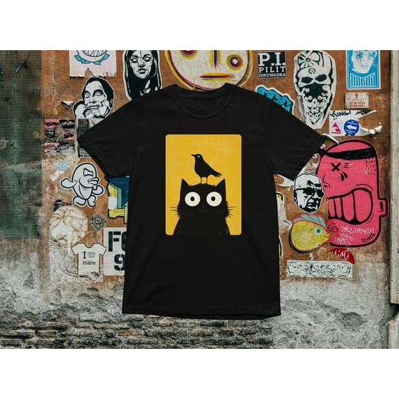Funny Black Cat & Crow T-Shirt – Cute Animal Graphic Tee Gift for Cat Lovers, 80s Style