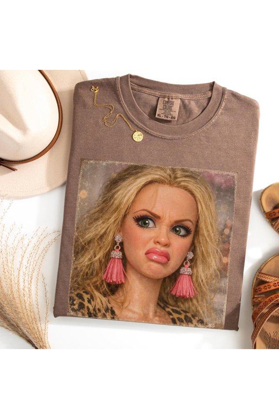 Funny Doll Face Graphic Shirt - Comfort Colors Meme Aesthetic Tee for Unique Style