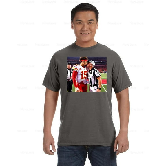 Funny Mahomes Kissing Referee Humor Sports Inspired Graphic Comfort Color T-Shirt, Unisex, up to size 4XL