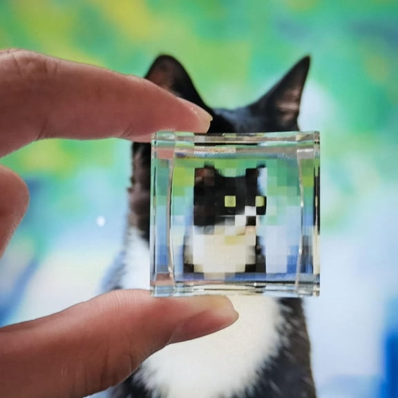 Funny Pixelated Lens for Pixel View Effect, Clear Crystal Glass Pixel Mirror Filter for Artists, Creative Pixel Window Stone for Art Inspiration