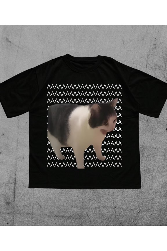 Funny Screaming Cat Meme T-Shirt for Gag Gifts and Viral Humor Enthusiasts