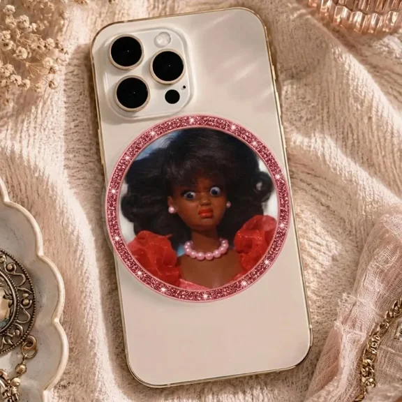 Funny Shocked Doll Meme Magnetic Phone Grip, Pink Glitter Acrylic Round Phone Stand Top, Relatable Humorous Grip Holder, Compatible with Magnetic