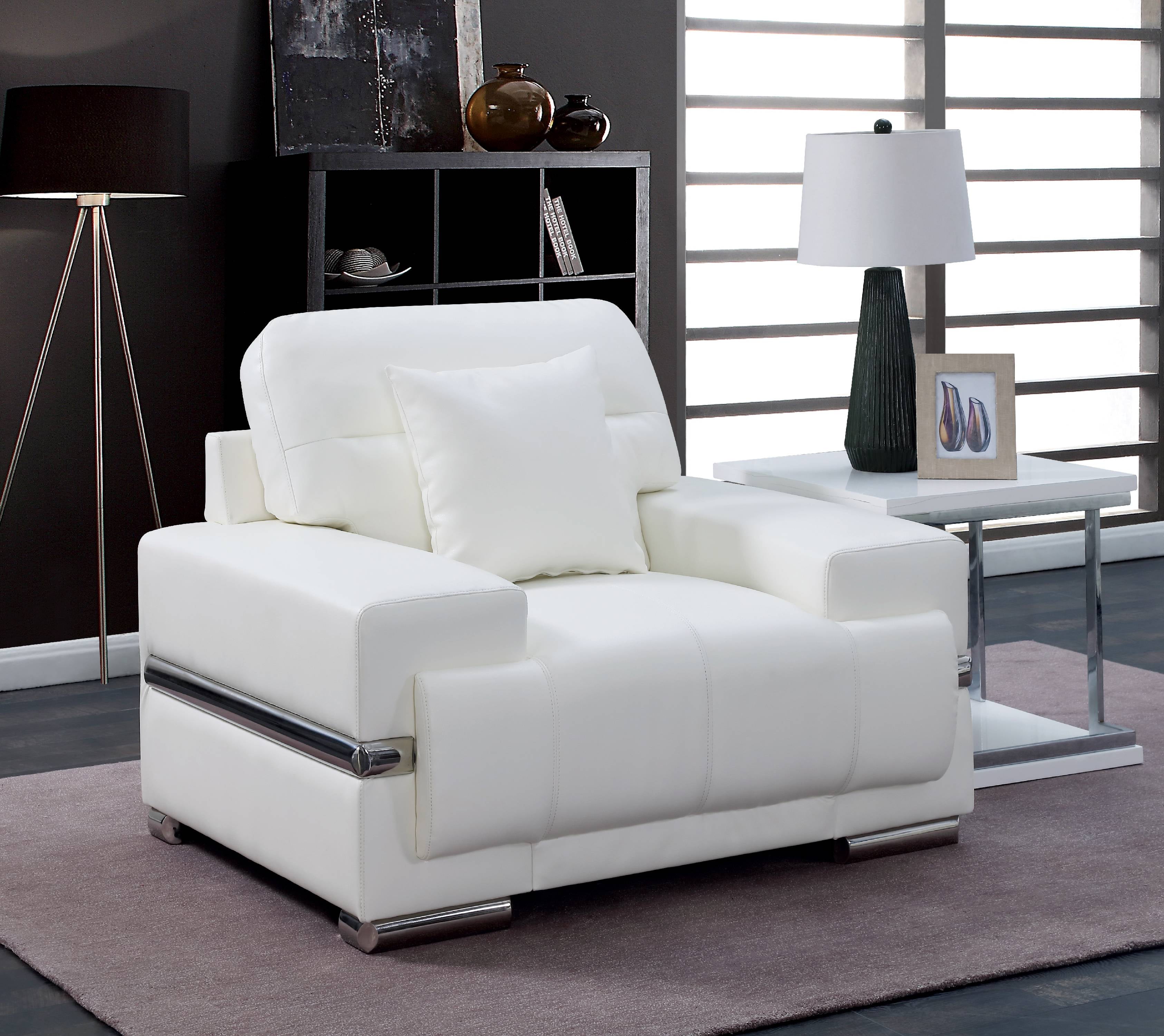 Furniture of America Contemporary Faux Leather Larcey Accent Chair, White