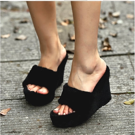 Furry Slippers Thick Soled Wedges Ladies Fashion Outdoor Slippers