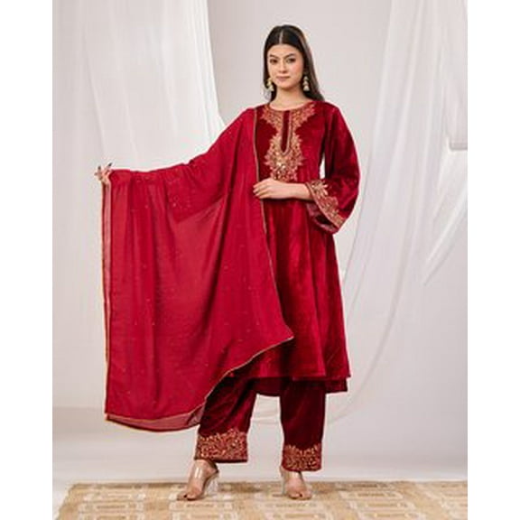 Futragabha Maroon Velvet Suit Set with Silk Dupatta