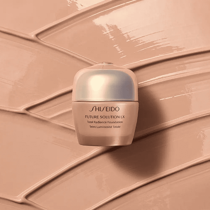 Future Solution LX Total Radiance Foundation SPF15 by Shiseido R4 / 1 fl.oz. 30ml