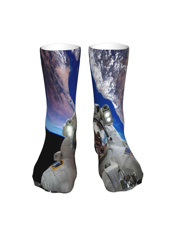 Astronaut in Outer Space Print Crew Socks,Casual Athletic Gym LightWeight Thin Socks,Casual Crew Socks for Men Woman,Calf Length Crew Socks