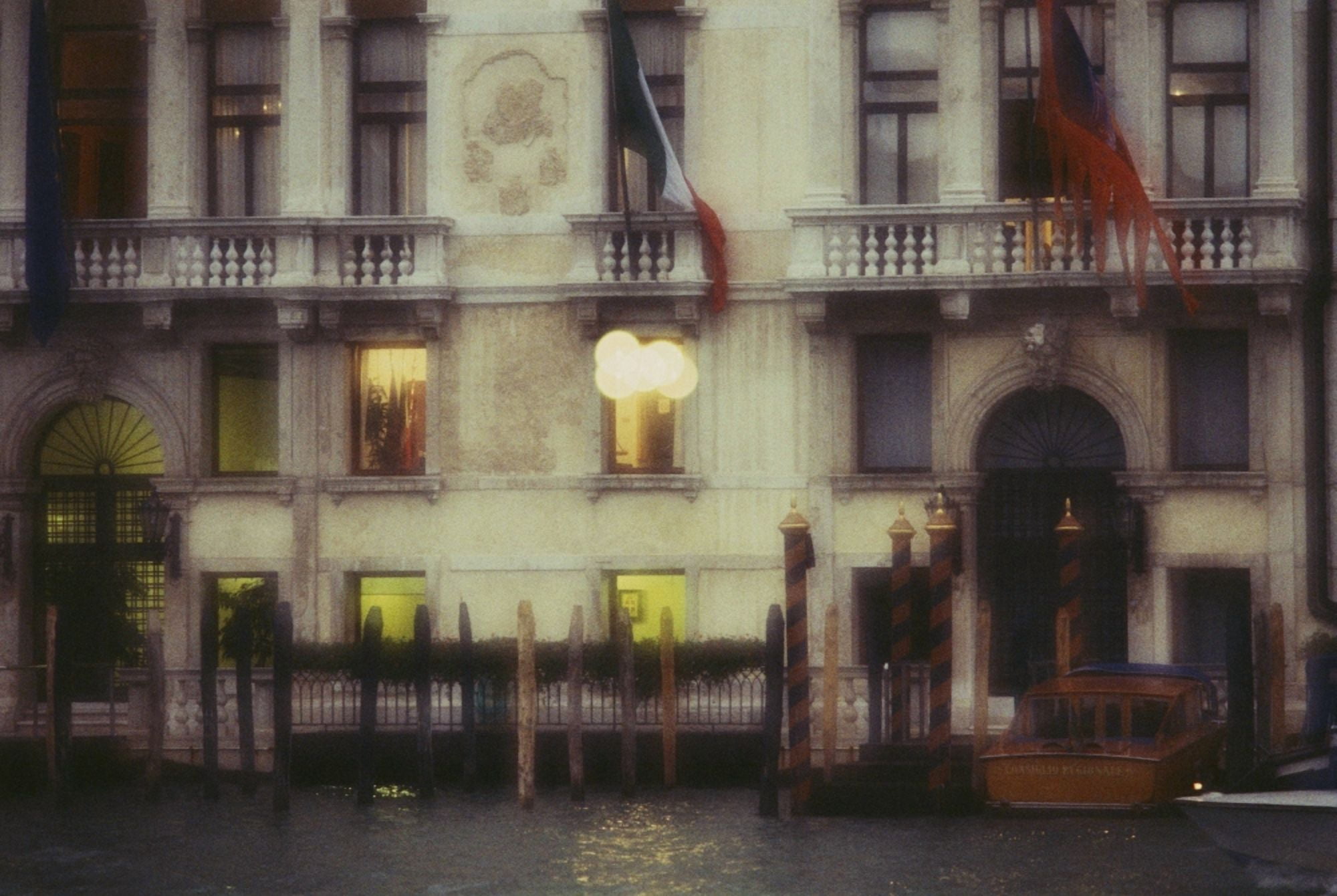Fv2133 David Nunuk Venice Canvas Art - David Nunuk Design Pics (17 x 11)
