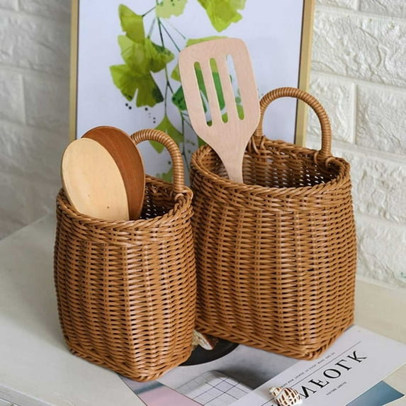 Fwttom Wicker Basket, Woven Wall Hanging Breathable & Sturdy Storage Basket, Versatile Plastic Wall Organizer for Home Living Room Kitchen Decoration