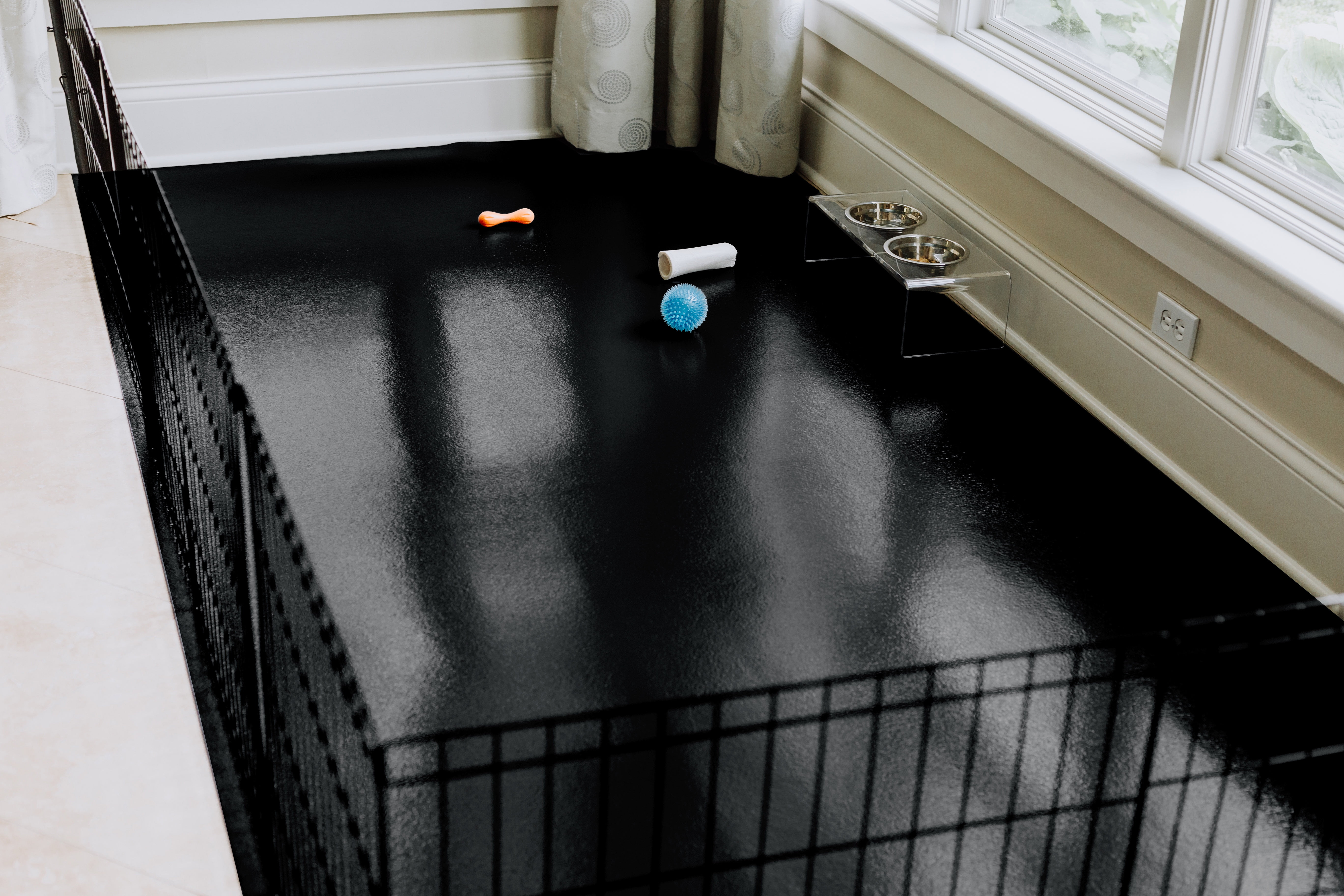 G Floor 5 x 10 Polyvinyl Ceramic Pet Friendly Carpet Protector for Dogs and Cats Midnight Black
