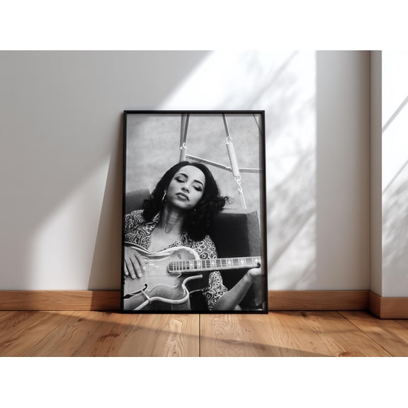 GATEGOO Poster Sade Adu Playing Guitar Vintage Poster | Soul Music Prints | Wall Art Collectable | Lauryn Hill 24X36, UNFRAMED