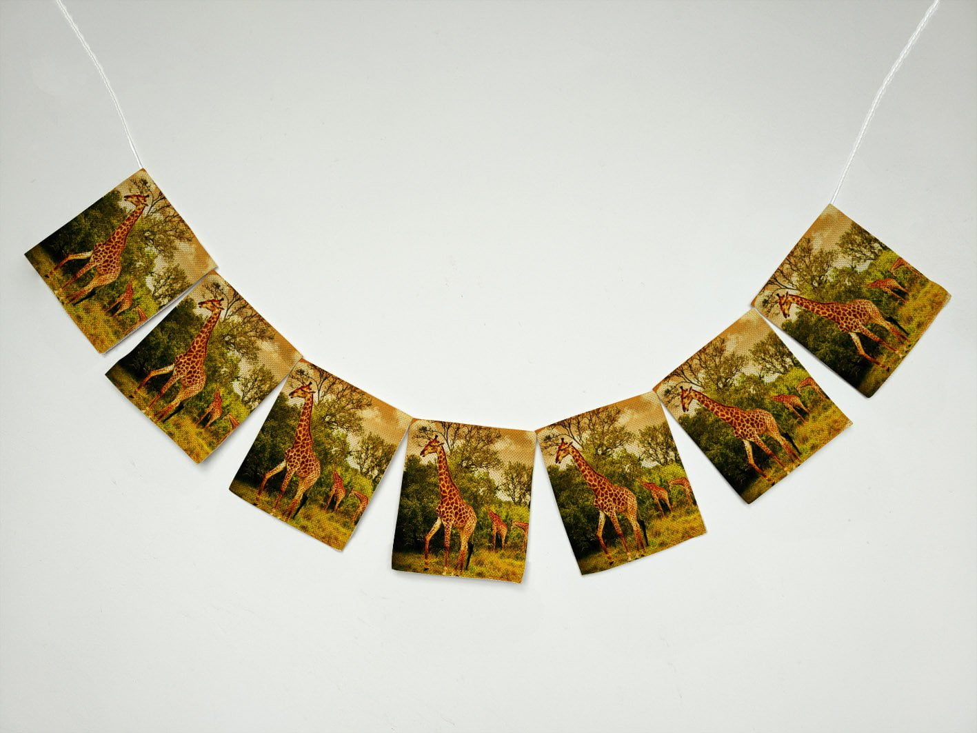 GCKG Wildlife African Safari Giraffe and Animals Art Wild Jungle Desert Themed Orange Brown Green Banner Bunting Garland Flag Sign for Home Family Party Decoration