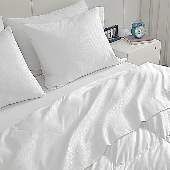 GDDPOD-Full Size Microfiber Embossed Sheet Set, 4 Pieces Double Brushed and Ultra Soft with Deep Pockets for Extra Deep Mattress,Super Soft, Wrinkle Free, Fade Resistant (White, Full)