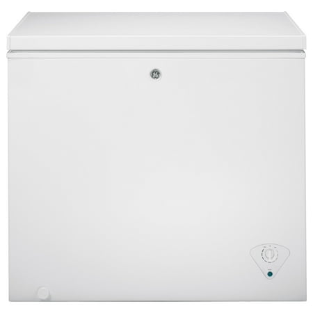 GE - 7.0 Cu. Ft. Garage-Ready Chest Freezer - White