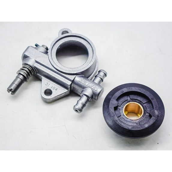 GENUINE HUSQVARNA OIL PUMP FITS T435 521586001