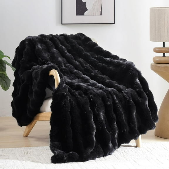 GHOUSE Fuzzy Faux Fur Blanket Fluffy Throw Blanket 50x60 Inches Furry Soft Black Blanket for Couch Chair Bed