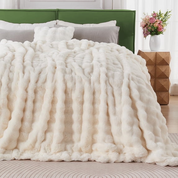 GHOUSE Soft Fluffy Faux Fur Throw Blankets Off White Fuzzy Blanket for Couch Bed 60x80 Inches
