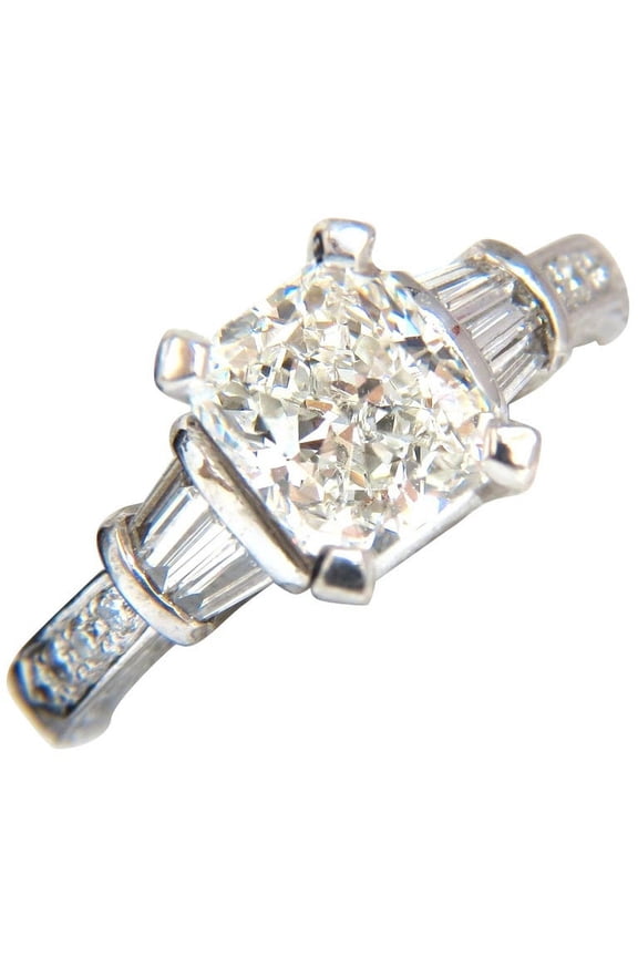 certified 2.00ct. Cushion cut diamond ring G/VVS-2 platinum classic