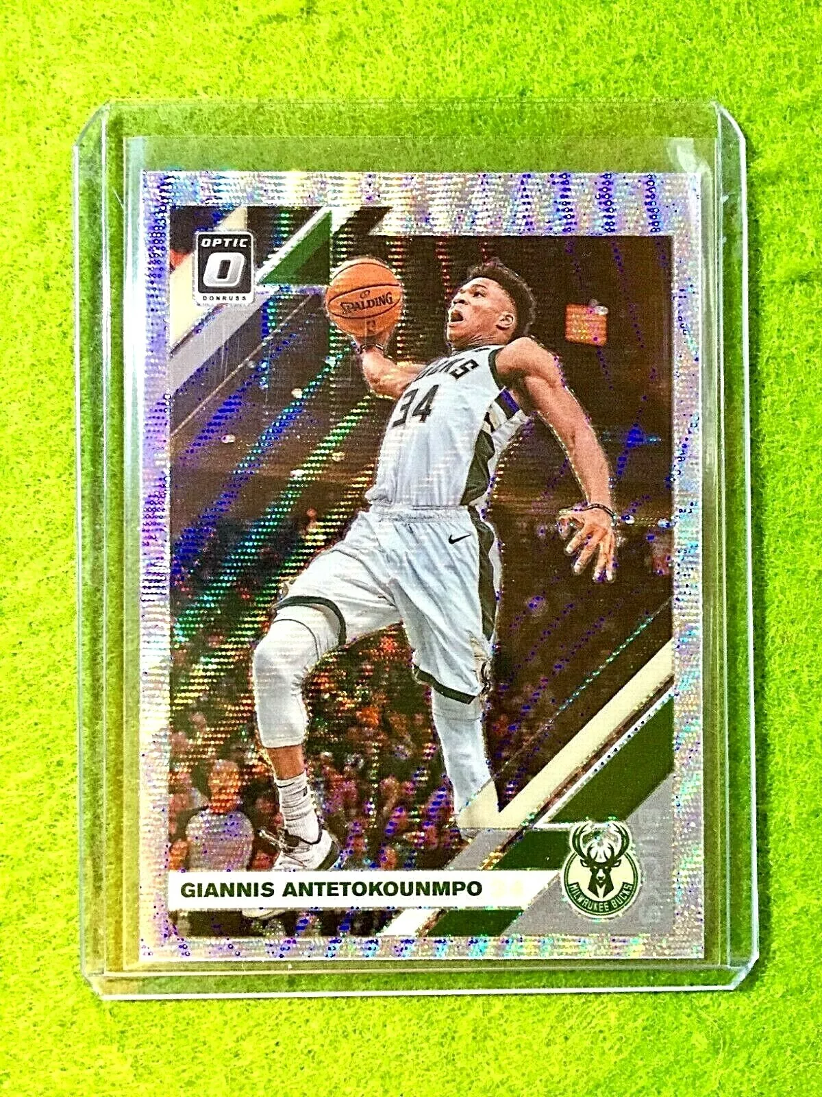 Giannis Antetokounpo Silver Prizm Optic
