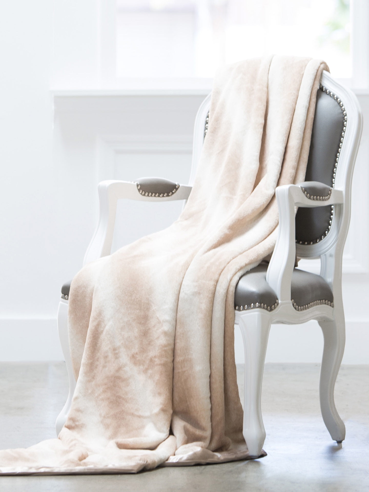 GIRAFFE AT HOME Luxe Souffle XL Throw Blanket Mocha Walmart