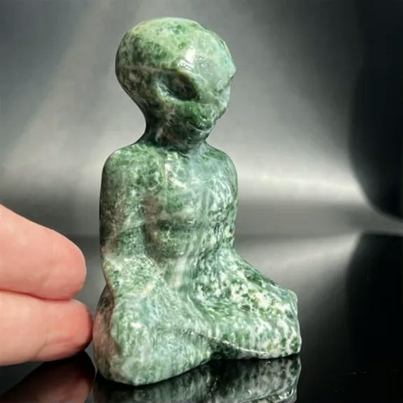 GKNET 3" Natural quartz carved alien skull Quartz crystal skull Mineral healing 1pc-Qinghai Jade