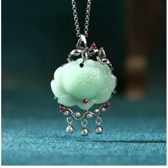 GKNET Jade Bohemian Flower Pendant Necklace Charm 18K White Gold Plated Chain Gemstone