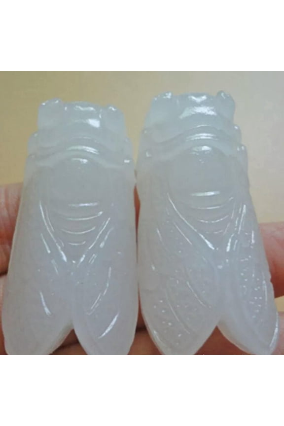 Natural White Afghanistan Jade Quartz Crystal Carved Cicada Pendant Reiki Statue
