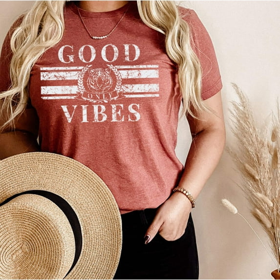 GOOD VIBES Graphic Short sleeve T-Shirt