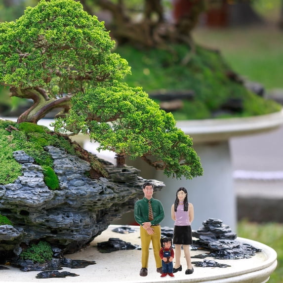 GOOHOCHY 1 Set 3Pcs Family Figurines Dollhouse People Miniature Design Realistic Models Assorted Color
