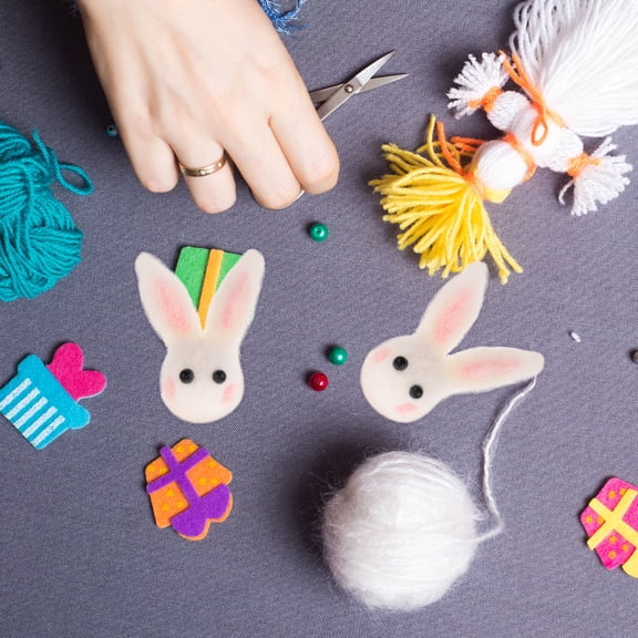 GOOHOCHY 5pcs Felt Craft Accessories Bunny Ornaments for Easter Holiday Decor Soft Needle Felting Kit for Handmade Projects