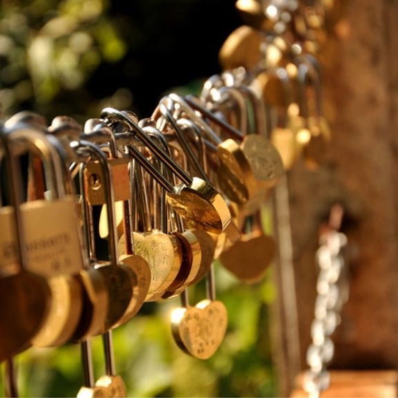 Mobutofu Golden Concentric Lock Copper Love Lock for Couples Romantic Decor Witness of Eternal Emotion 40mm