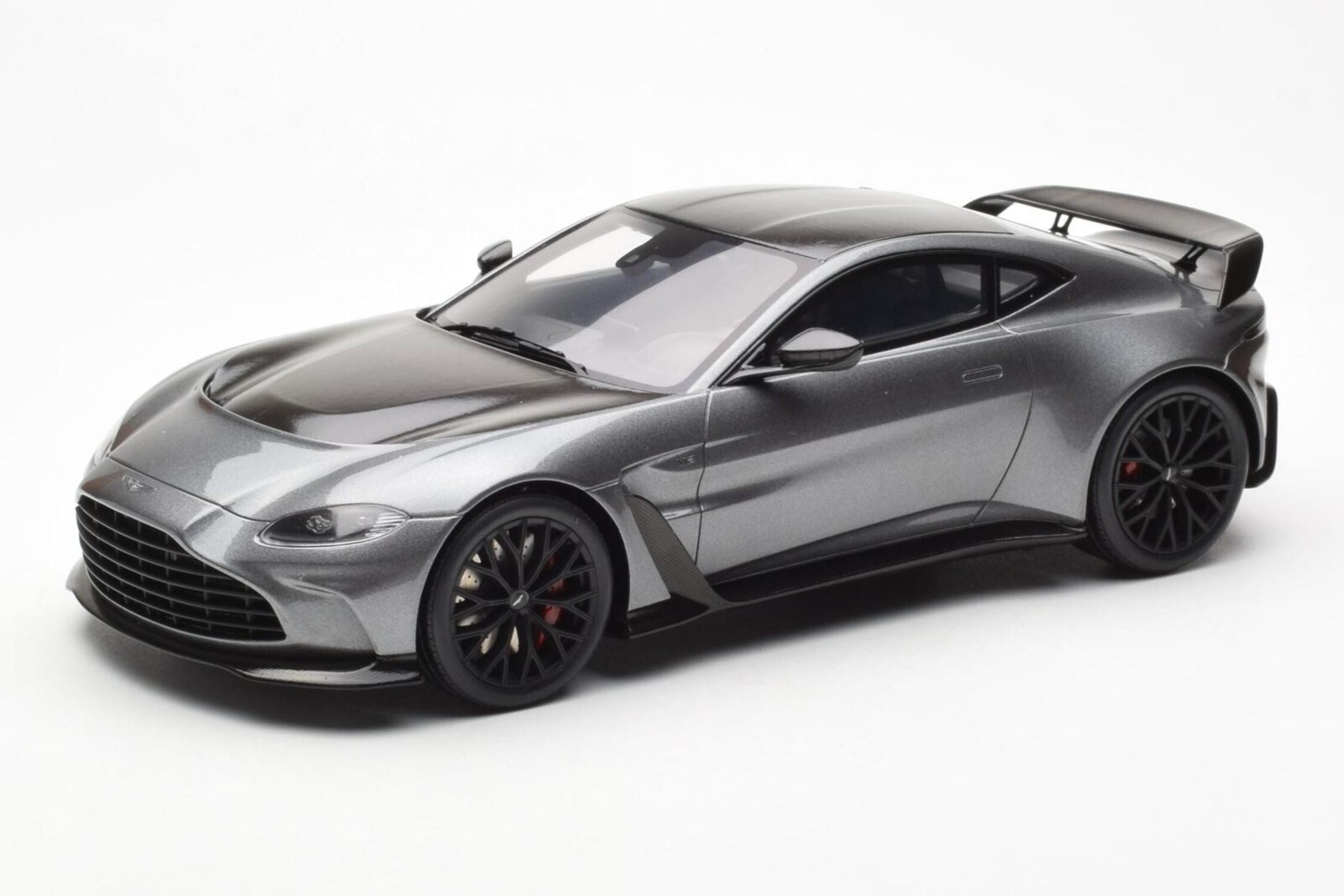 Aston Martin Vantage V12 2023 Solido 1/43° – Les Miniatures
