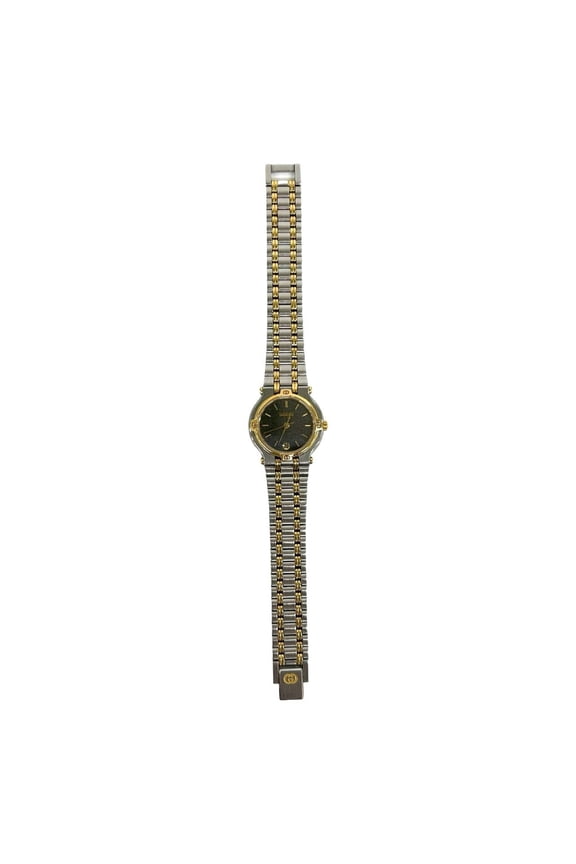 Pre-Owned GUCCI 9000L Logo Engraved Stainless Steel Quartz Wristwatch, Silver, 26018