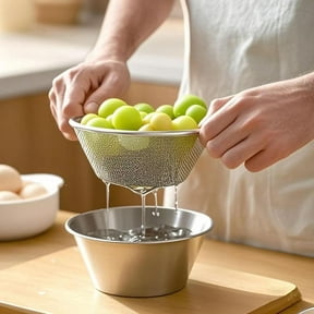 GUENG 304 Stainless Steel Mini Colander with Mixing Bowl, Fine Mesh Rice Washer Fruit Vegetable Washing Draining Strainer Set (silver)