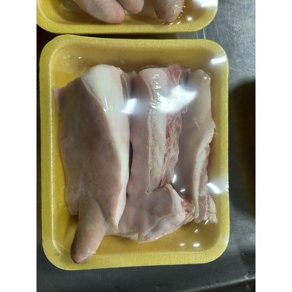 GVI, PORK TAILS 6D FRZ, 2.25-2.40LB TRAY