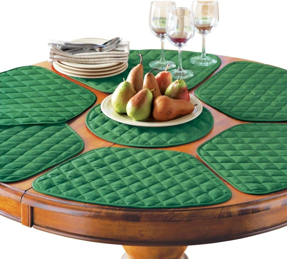 Holiday Green Quilted Polyester Table Placemat and Centerpiece Set