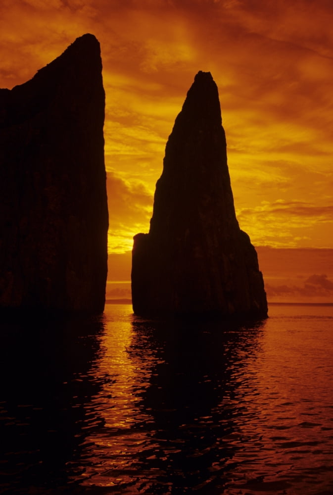 Galapagos Orange Sunrise Over Kicker Rock Canvas Art - Ron Dahlquist Design Pics (11 x 17)
