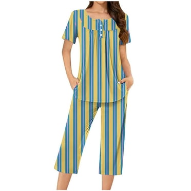 Women's Casual Pajama Set - Loose Printed Round Neck Top, Button-Up Capris with Pockets - Comfort Fit