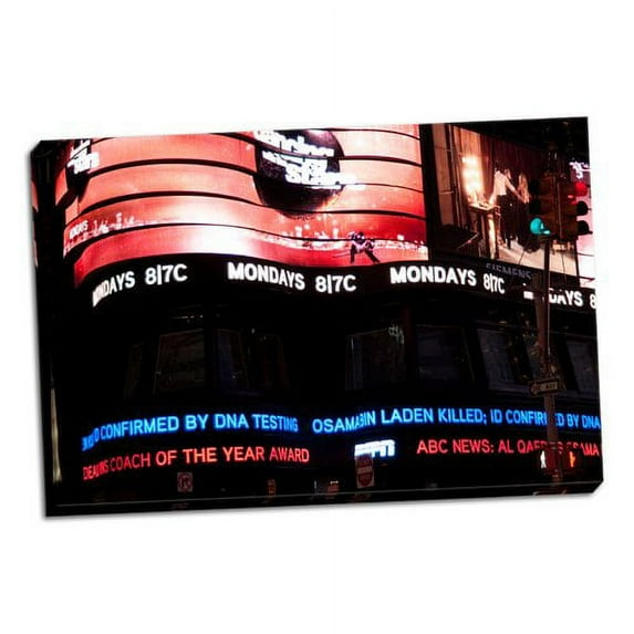 Gango Home Decor 'News in Times Square I' Photographic Print on Wrapped Canvas