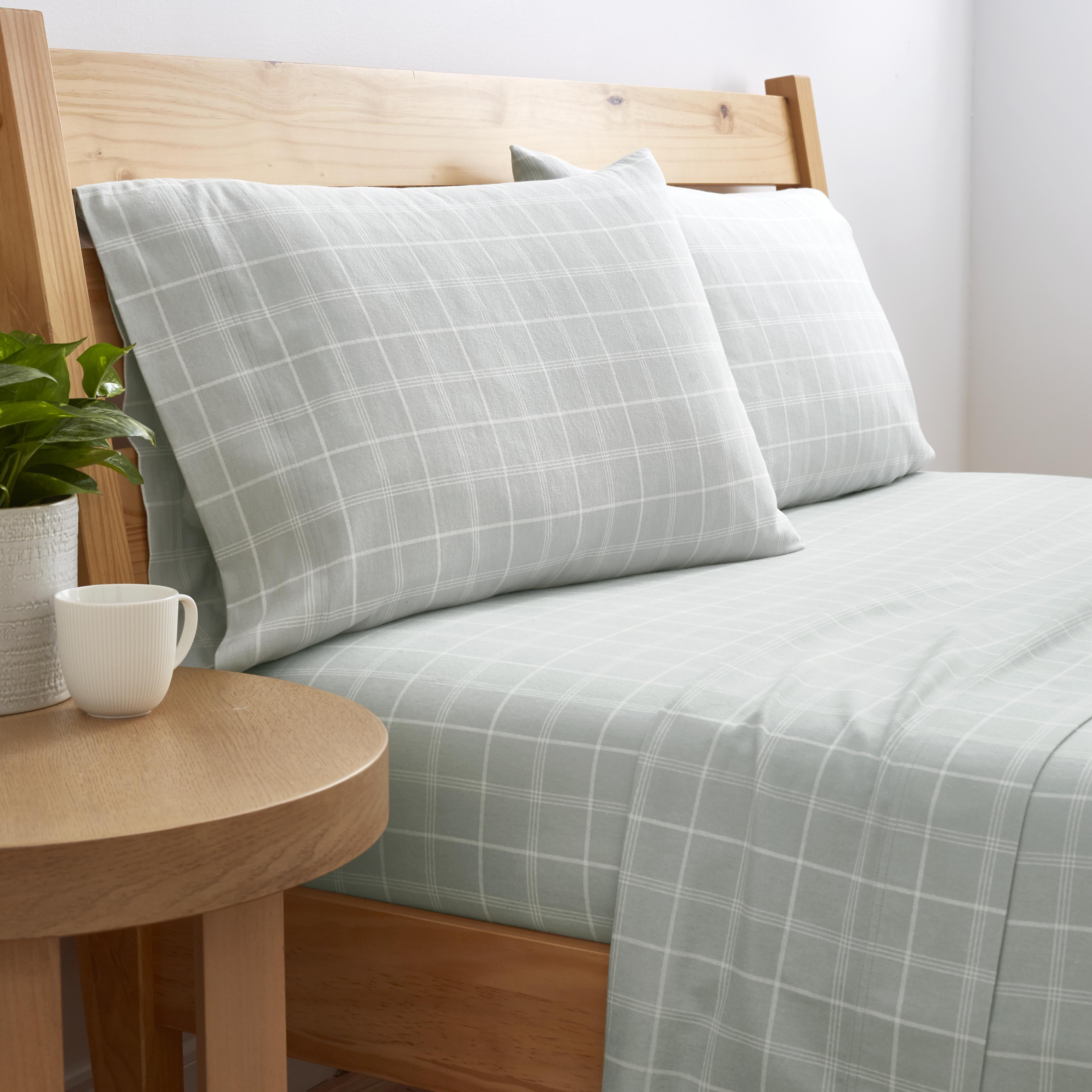 Gap Home Windowpane Plaid Flannel Sheet Set, Deep Pocket, Queen, Gray