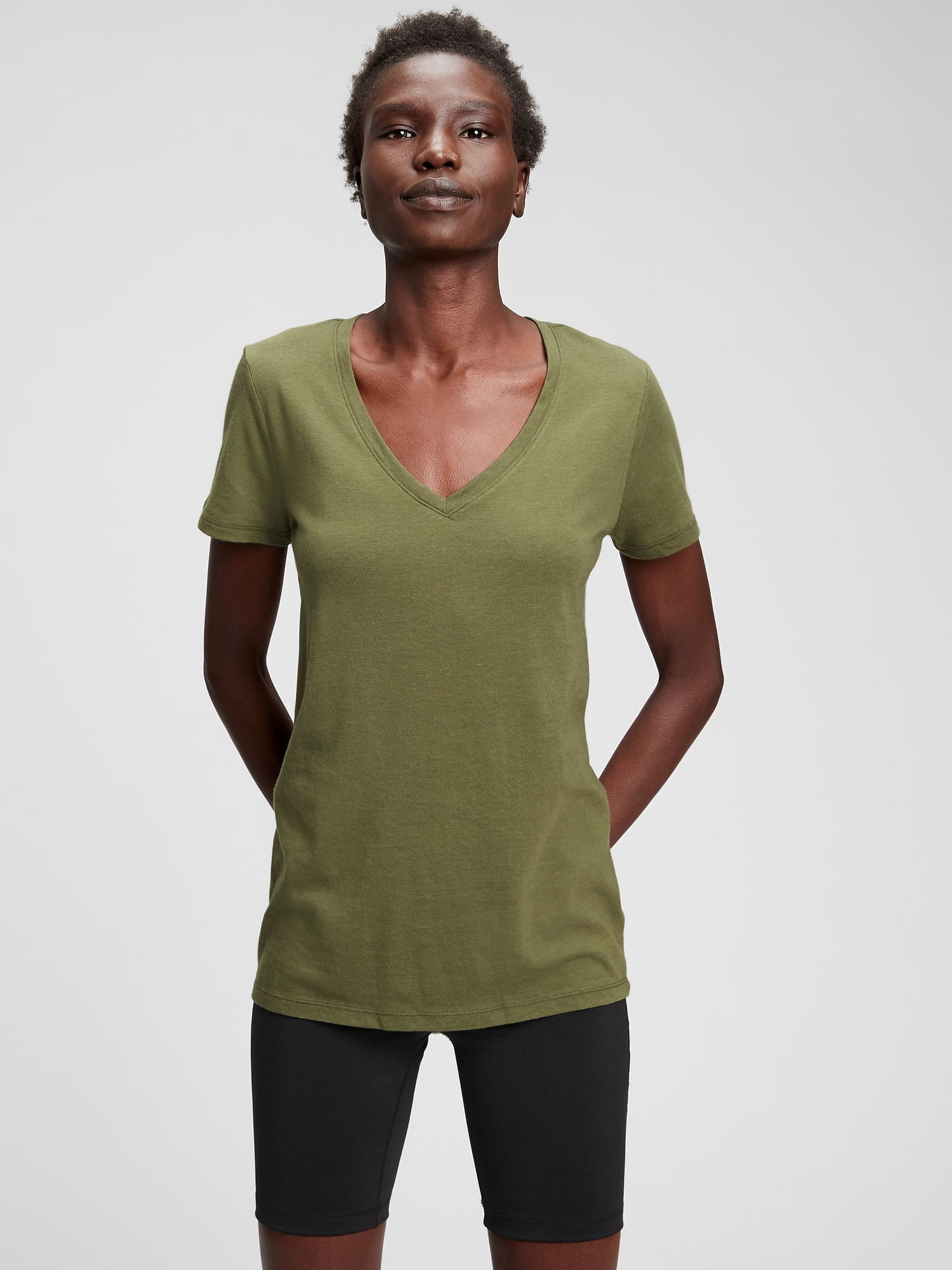 Gap v 2024 neck t shirt