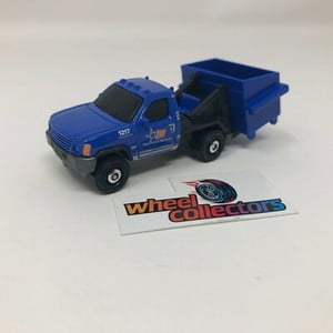 Garage Truck Scout w/ Dumper * 1:64 Scale Diecast Model Diorama * F2051