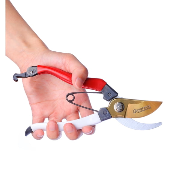 Gardeness Titanium Plating Japanese Pruning Shears, Professional Bypass Heavy Duty Garden Pruner Secateurs Lightweight Easy Grip Branch Clippers Hand Pruners for Gardening, Trimming, Harvesting.